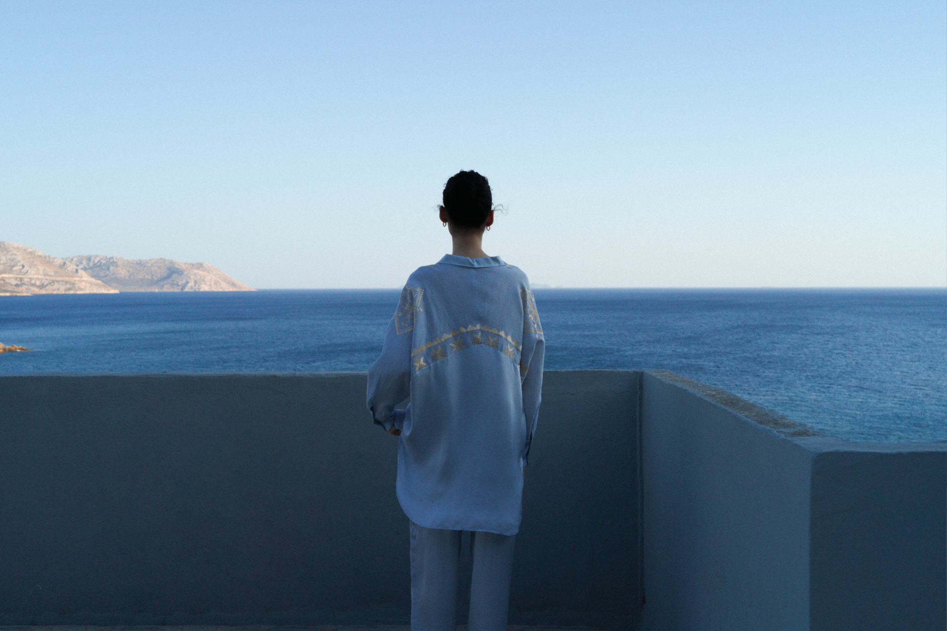 Cover image of Almyra Concept Store showcasing summer fashion and accessories